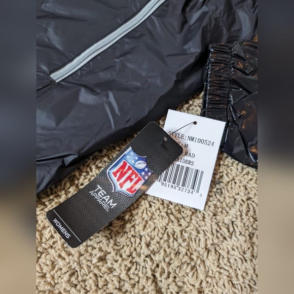 Officially Licensed Las Vegas Raiders Double-Coverage Full-Zip Hoodie - Picture 7 of 10